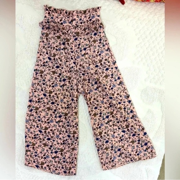 Elliatt Wide-Leg Pants - Picture 2 of 7